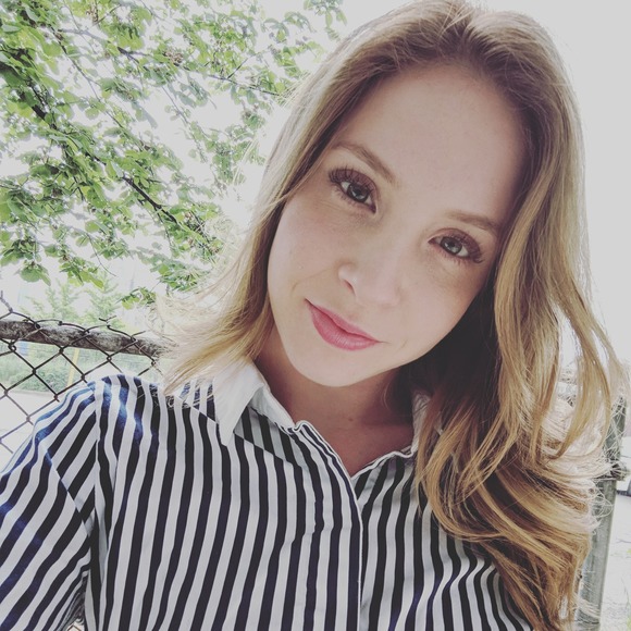 Meet your Posher, Andrea - Picture 1 of 1